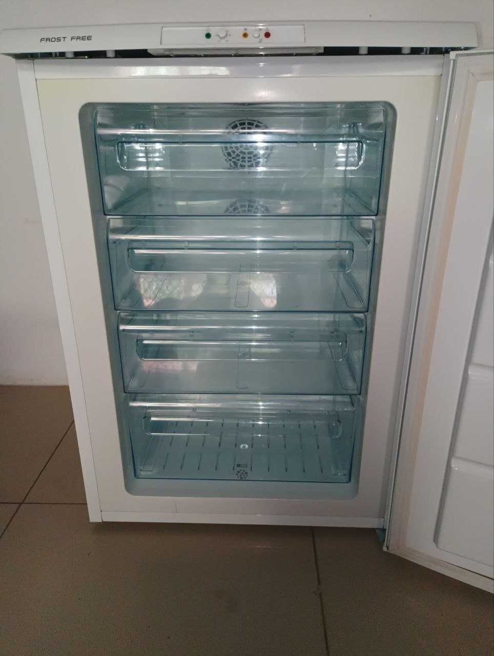 Морозильна камера Electrolux EUF 10003 W ідеальний стан No Frost