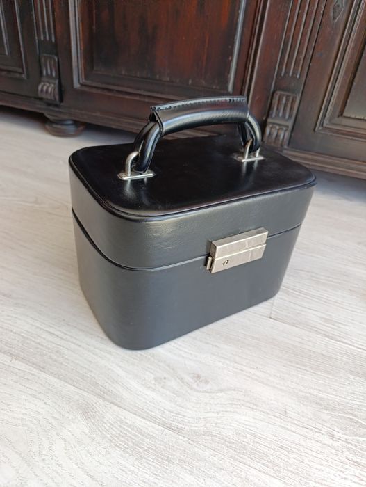 Kuferek na kosmetyki plus kluczyk