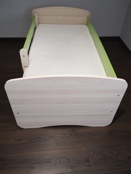 Łóżko dziecięce 160x80 z szufladą i materacem