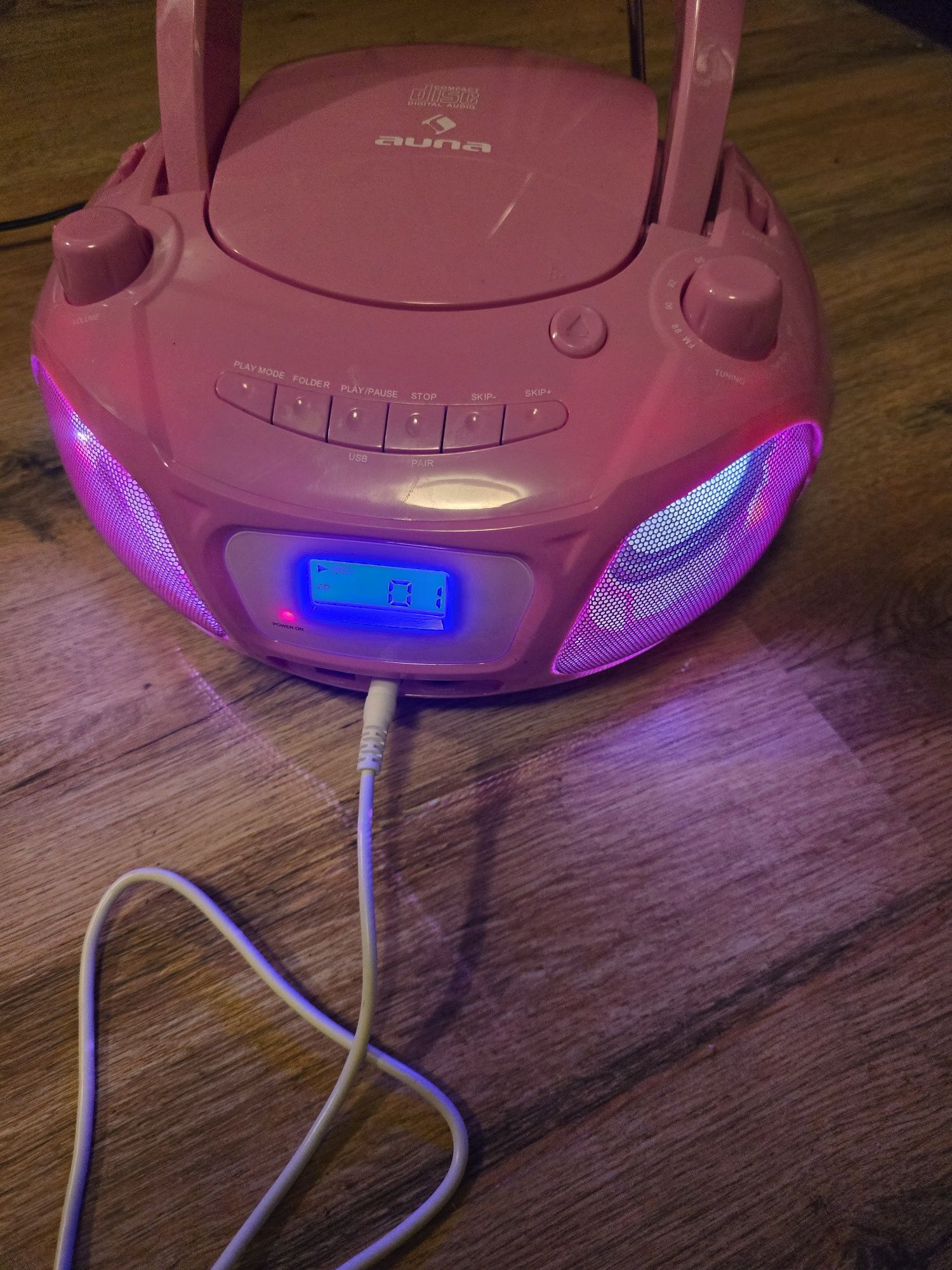 Różowy radiomagnetofon z CD i mikrofonem Auna, idealny do karaoke dla