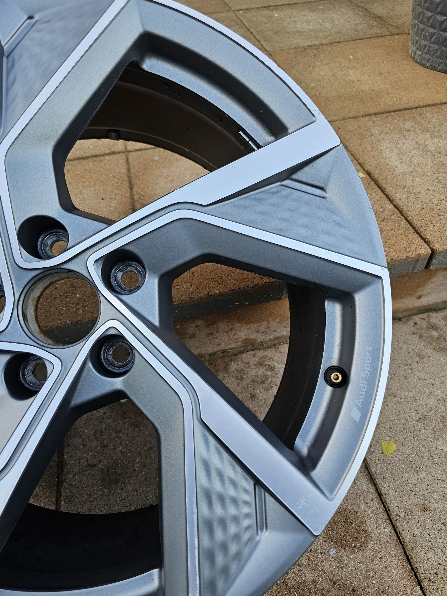 Felga 19cali 5x112 8j et49 oryginał Audi S3 A3 8Y0