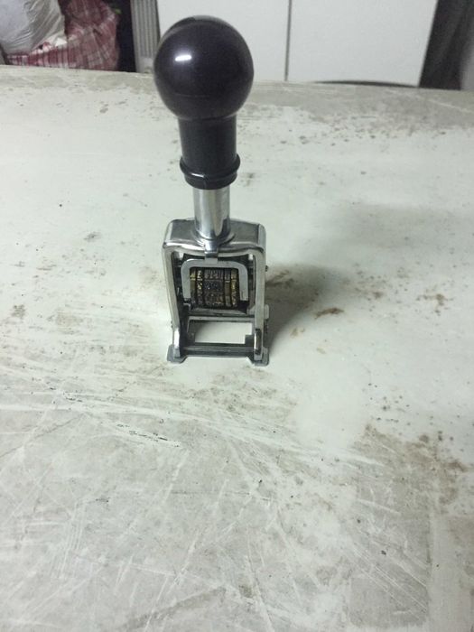 Datador antigo em bom estado