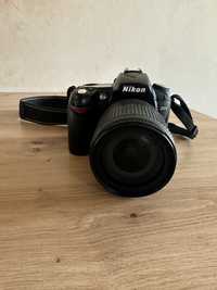 Nikon D90 z AF-S Nikkor 18-105 mm