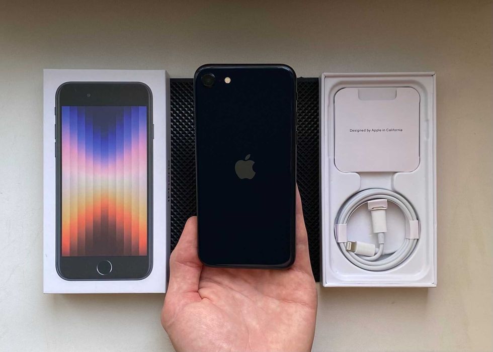 НОВЫЙ - iPhone SE 2022 - 64 гб - NEVERLOCK - 100% АКБ - MIDNIGHT