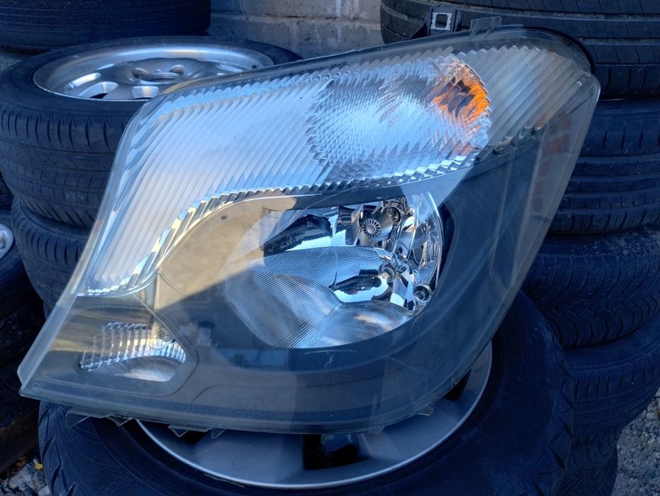 Mercedes sprinter 906 lift lampa przód lewa  Europa