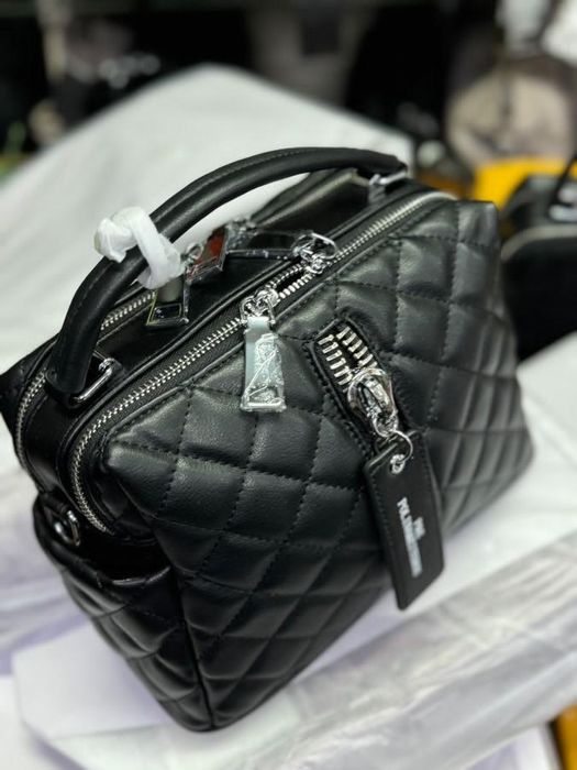 Продам сумочку на два ремінці в ідеальному стані