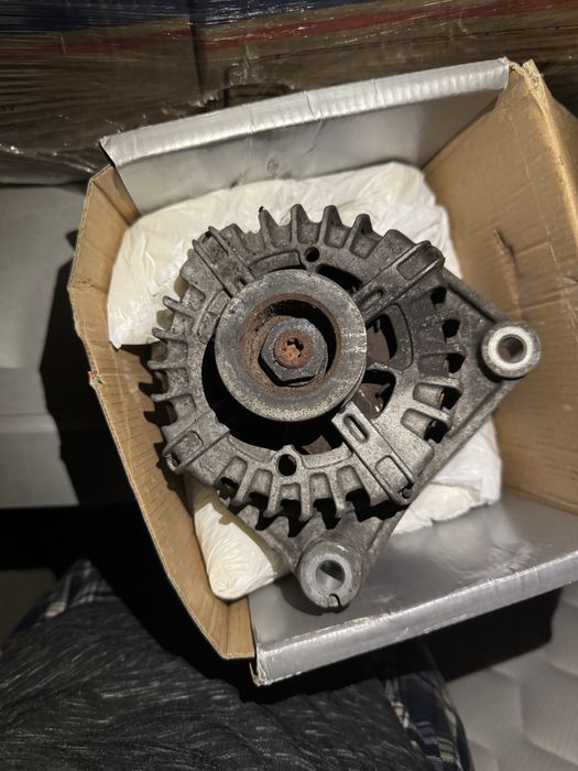 BMW X6 E71 40dX N57S — Compressor AC avariado + Alternador (Peças)