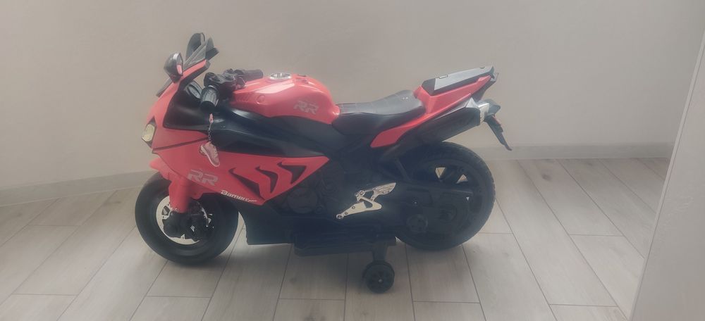 Дитячий мотоцикл bmw rr1000