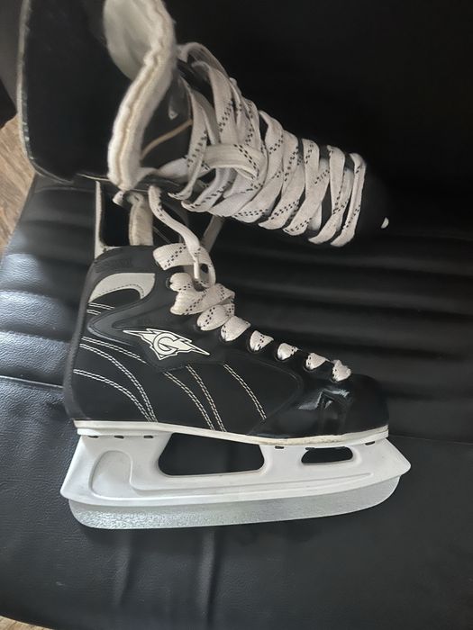Коньки для льда 2 пары в наличии 39 и 40 размер