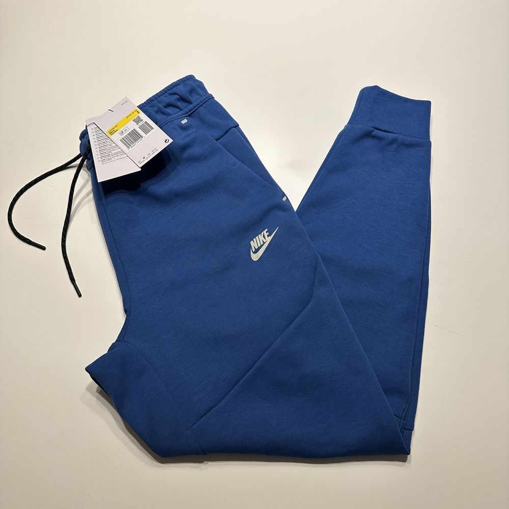 Nike TF Sportswear Joggers (S) DS