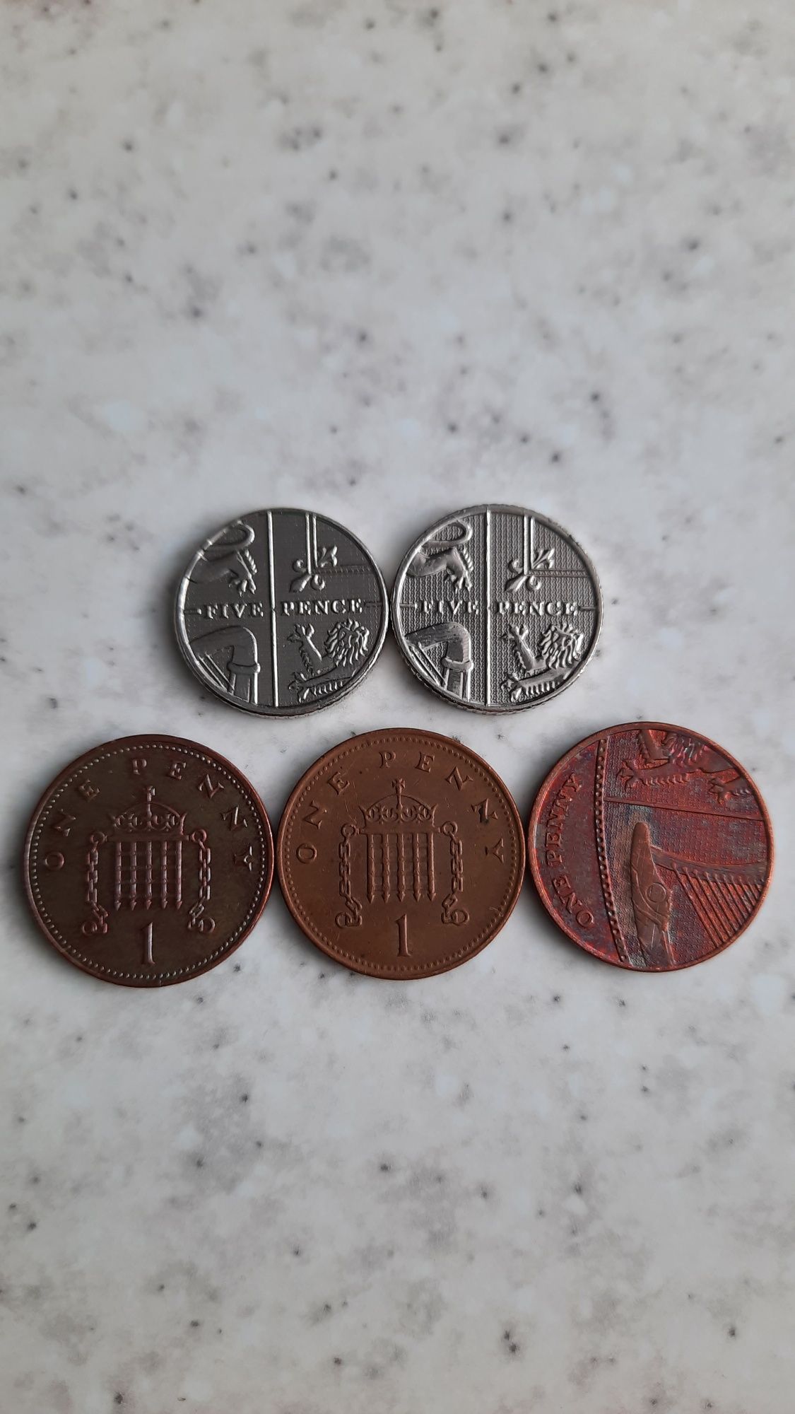 Monety kolekcjonerskie brytyjskie cena za5szt.