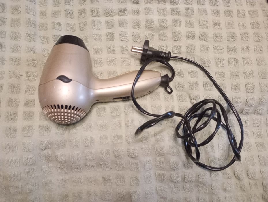 Фен для волосся.