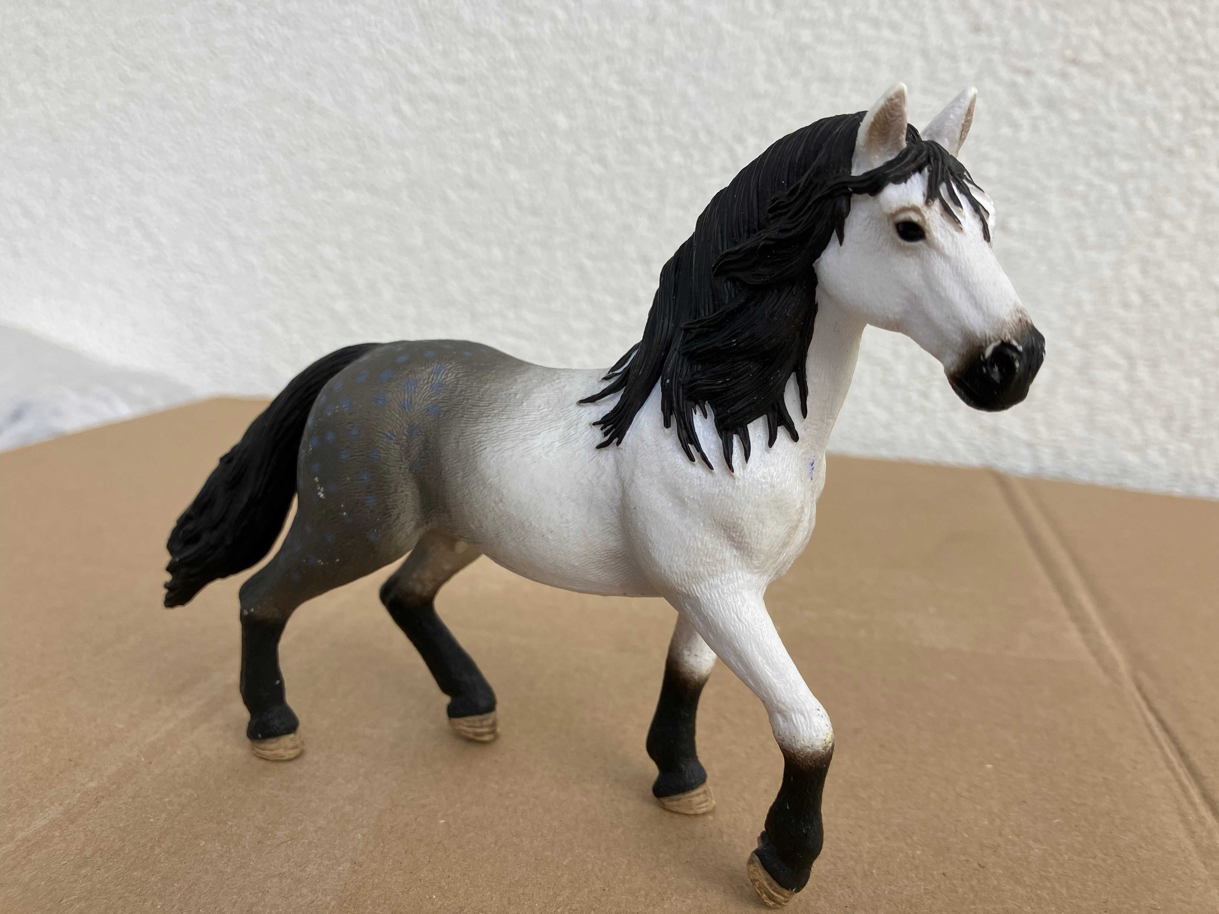 Figurki - konie firmy Schleich (klacze i ogiery)