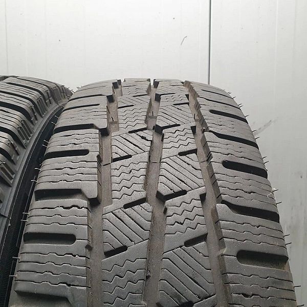 Opona zimowa Michelin Agilis Alpin 215/65R16/109 R przyczepność na śni