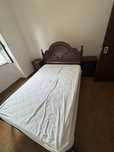 Cama de casal madeira trabalhada e mesas de cabeceira(conjunto)
