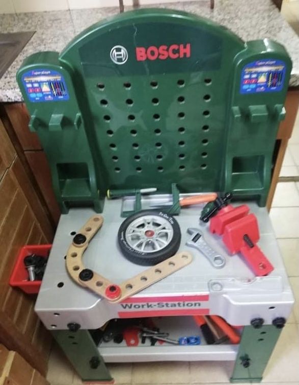 Bancada de ferramentas da Bosch para crianças