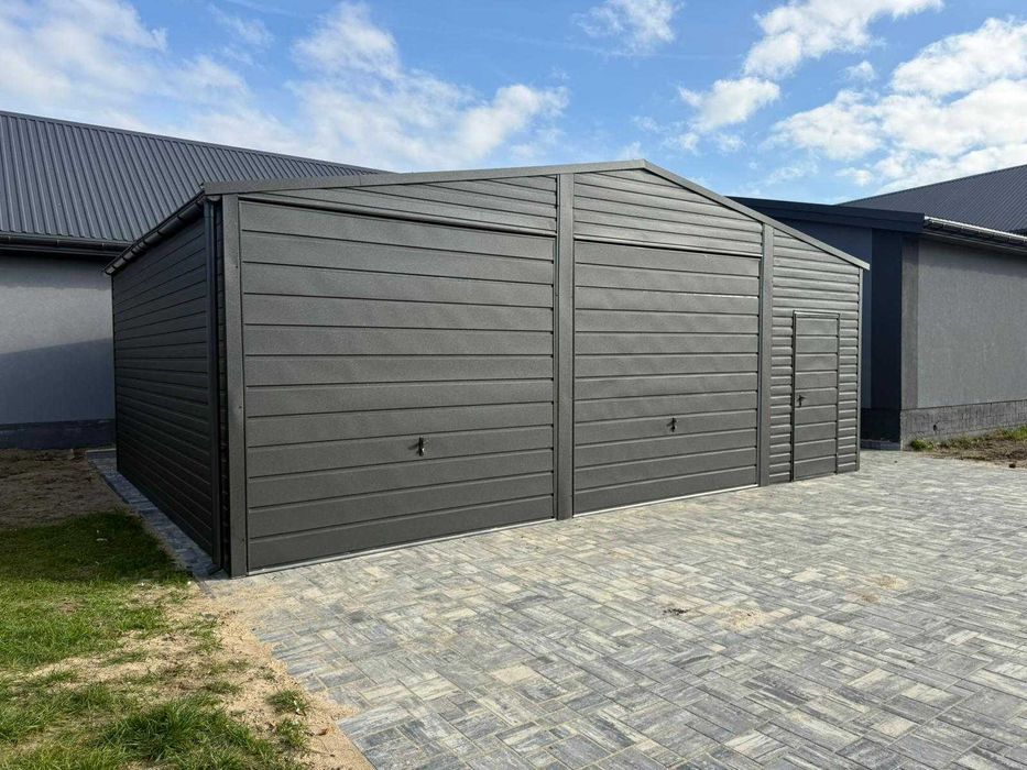 Garaż blaszany dwustanowiskowy 8x6 dwuspadowy, Bramy uchylne, Grafit