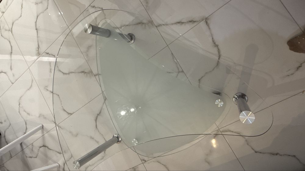 Szklany stolik kawowy