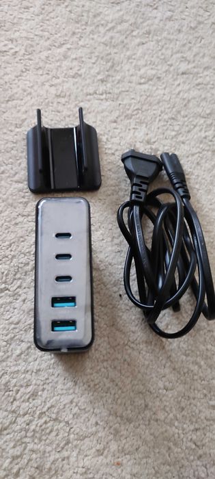 Toocki GaN 140W stacja do ładowania 3 x USB-C + 2 x USB-A