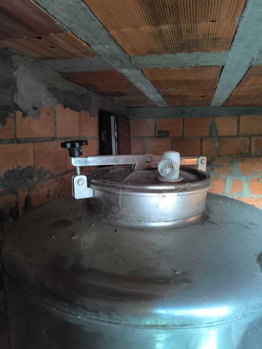 Cuba em Inox de 500L para líquidos, em muito bom estado