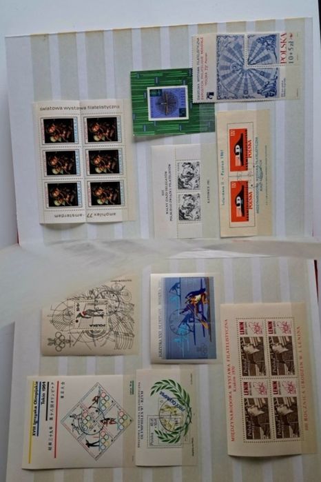 Arkusiki oraz bloczki filatelistyczne.