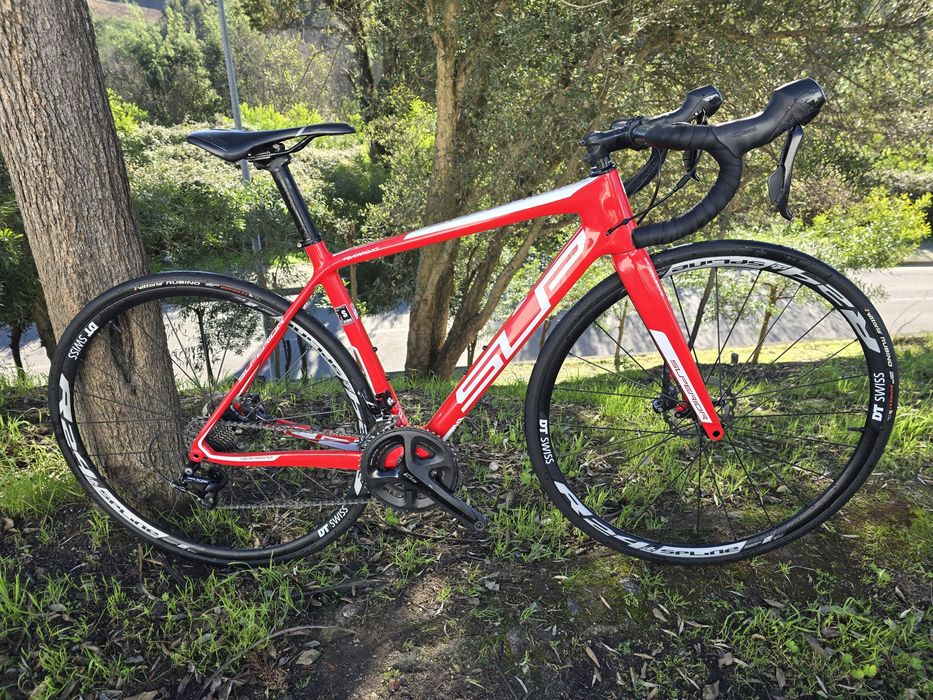 Bicicleta de estrada em carbono de disco