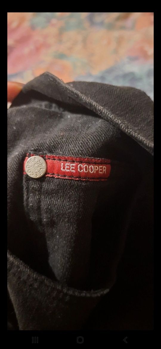 Czarne używane spodnie Lee Cooper