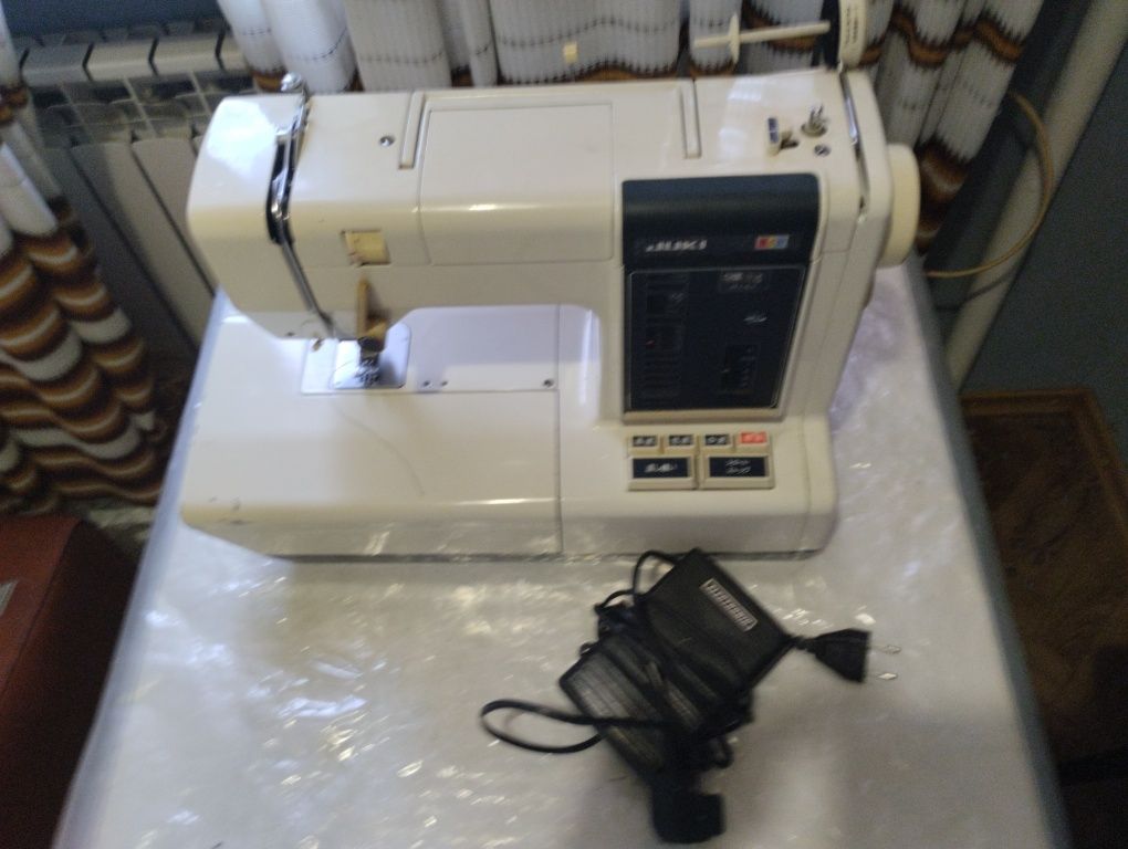 Продам швейную машинку Juki-550