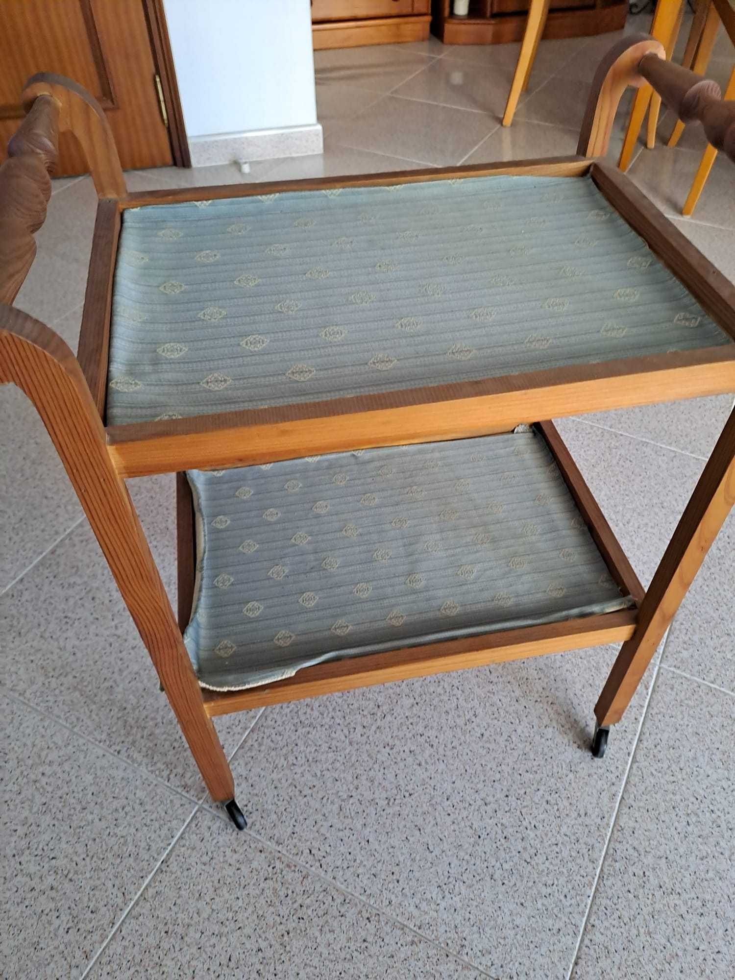 Carrinho de chá vintage