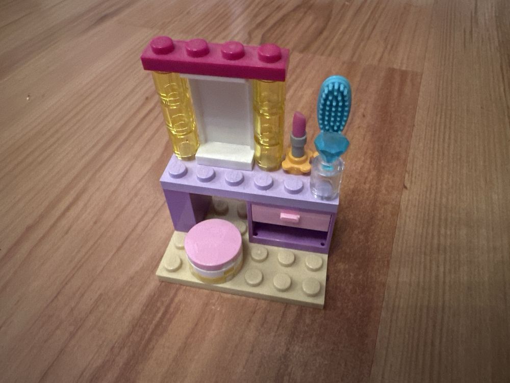 Lego friends toaletka