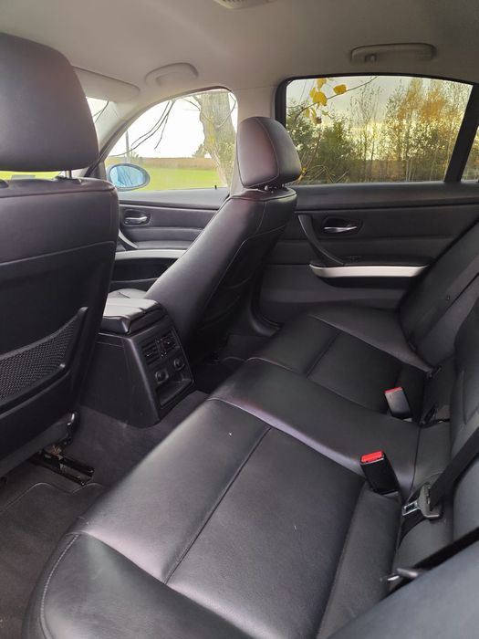 BMW E90 2.0 150km automat