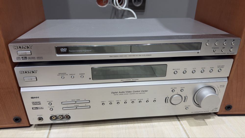 Zestaw kina domowego Sony z kolumnami podłogowymi