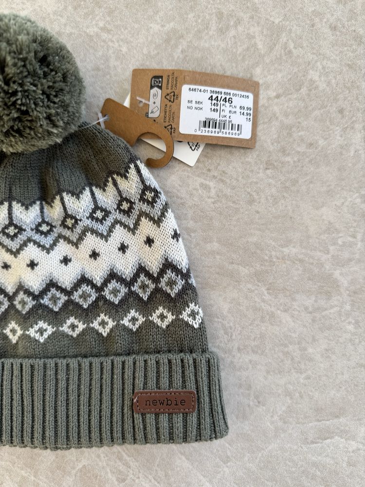 Czapka zimowa Newbie r. 44/46 Kappahl zielona z pomponem -nowa z metką