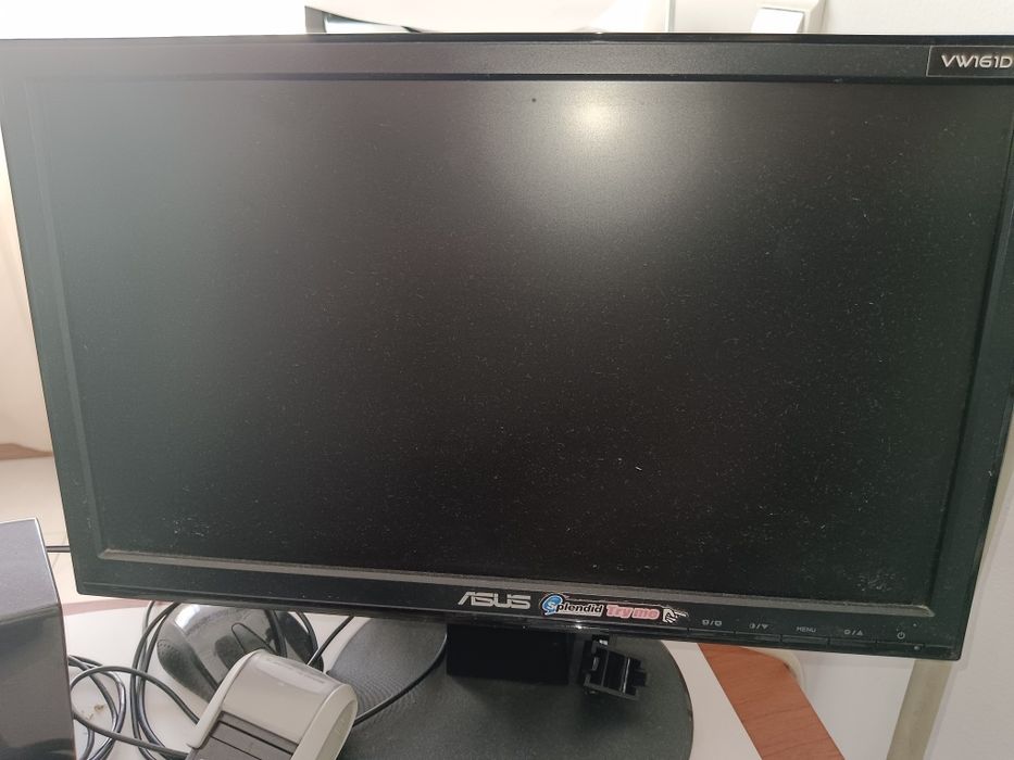 Monitor ASUS em estado novo