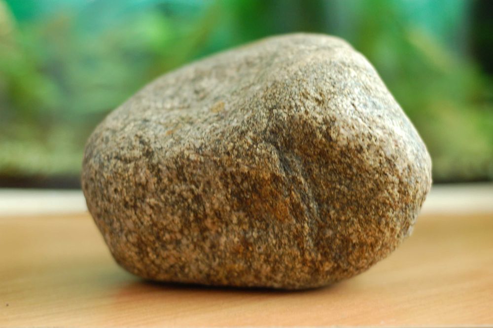 Камінь старий крепкий