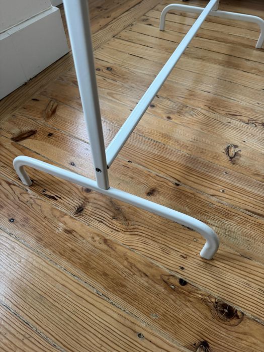 2 araras IKEA (uma com sapateira) - bom estado