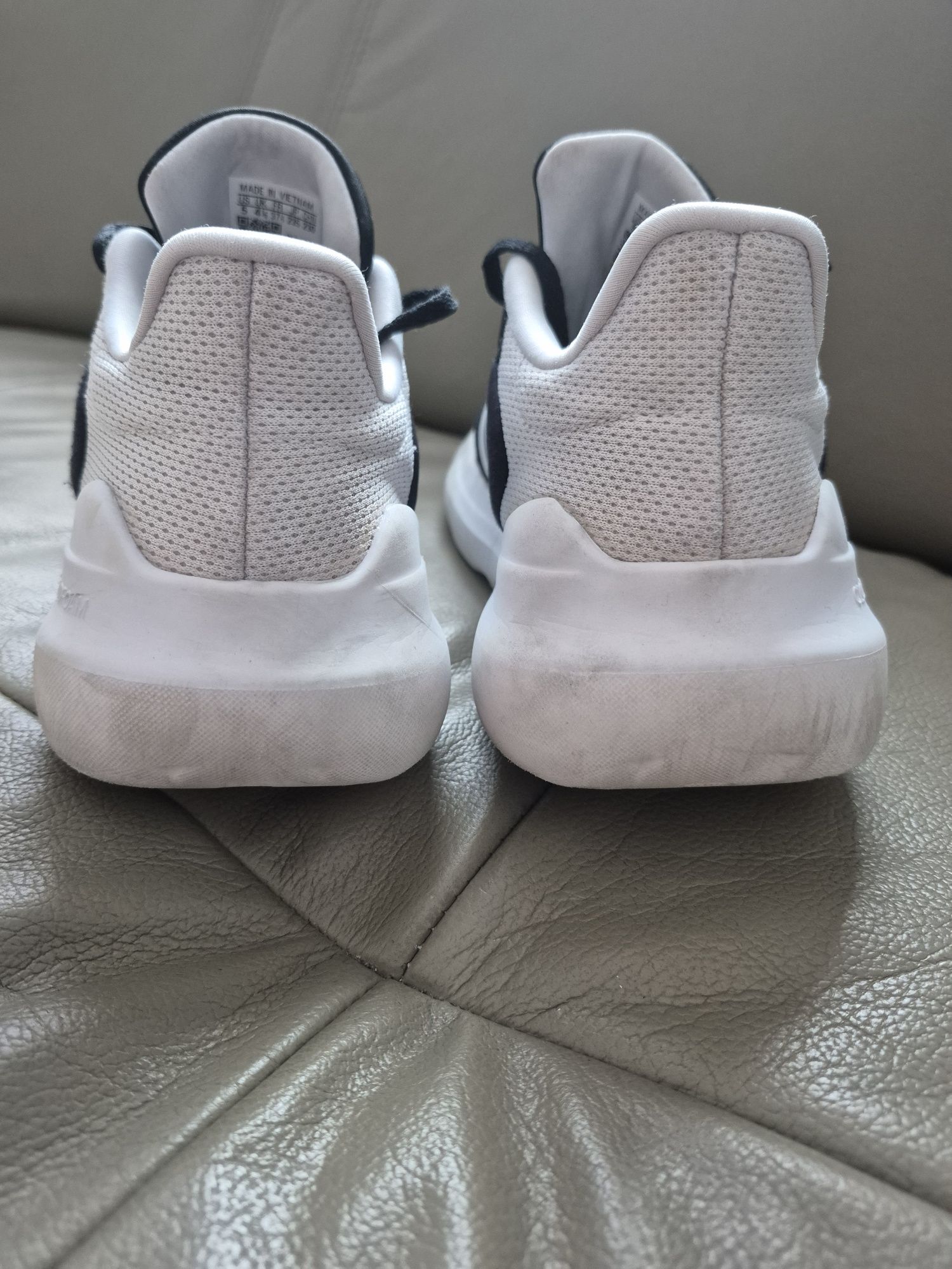 Buty sportowe rozm. 37