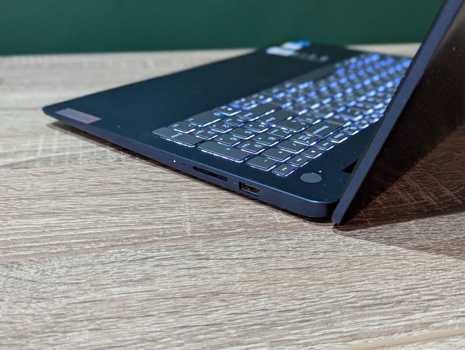 Lenovo 15,6" i5 1135g7 сенсорний ліцензіоний віндовс