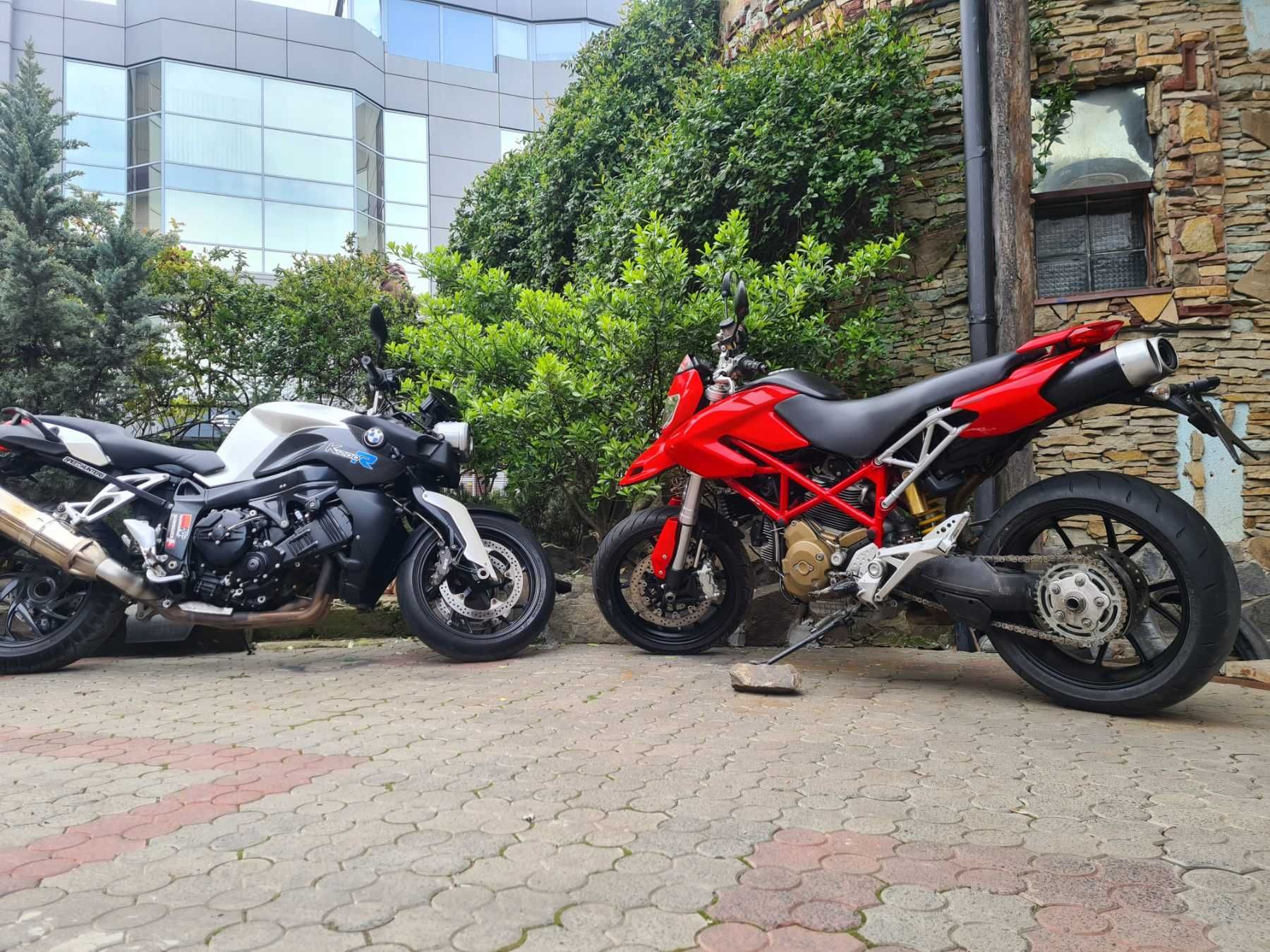 Ducati hypermotard 1100