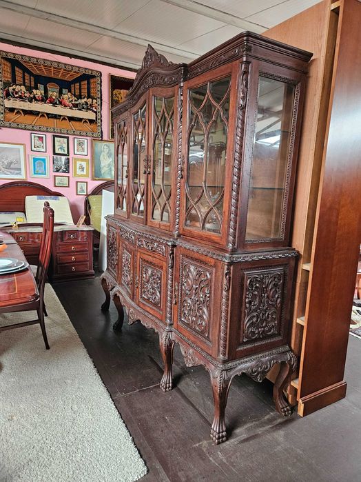 Móvel antigo em madeira trabalhada - óptimo estado geral