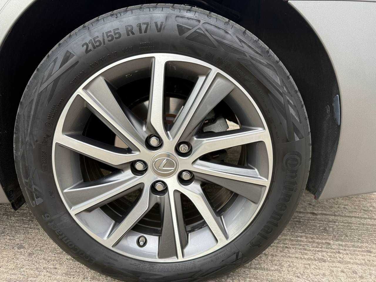 Lexus ES 300H 2016  (23.700$)