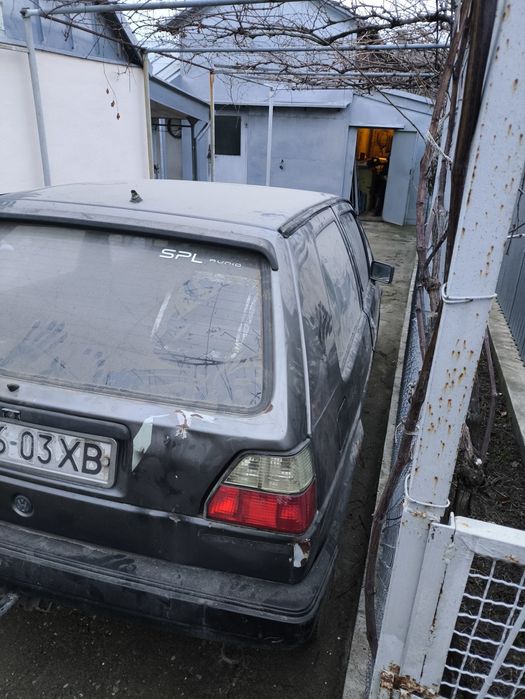 Продам гольф по запчастинам