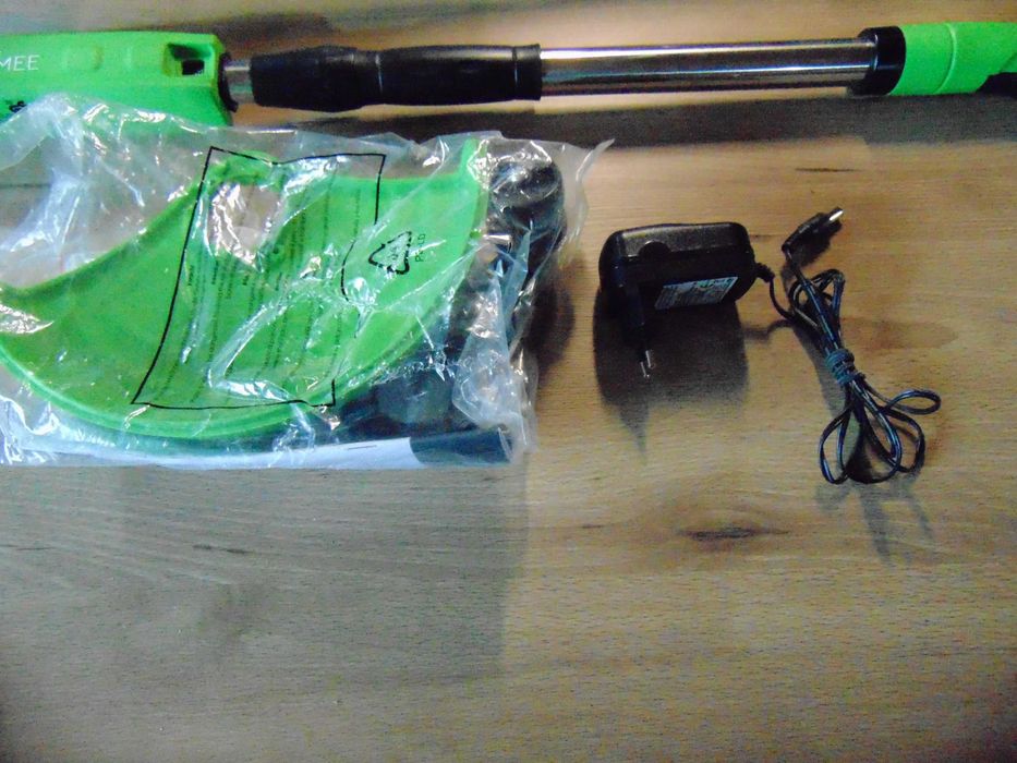 Dwie małe lekkie podkaszarki akumulatorowe Maxxmee 115cm 1,2kg