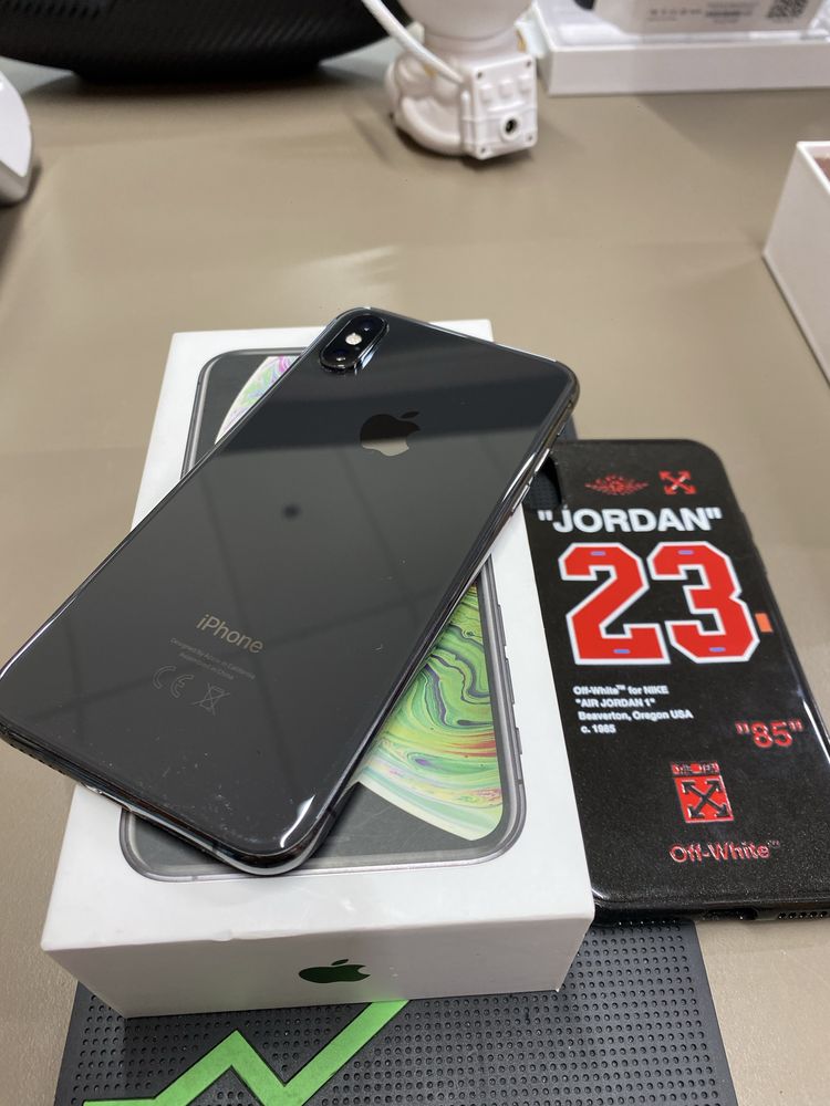 iPhone Xs,Space Gray,256GB