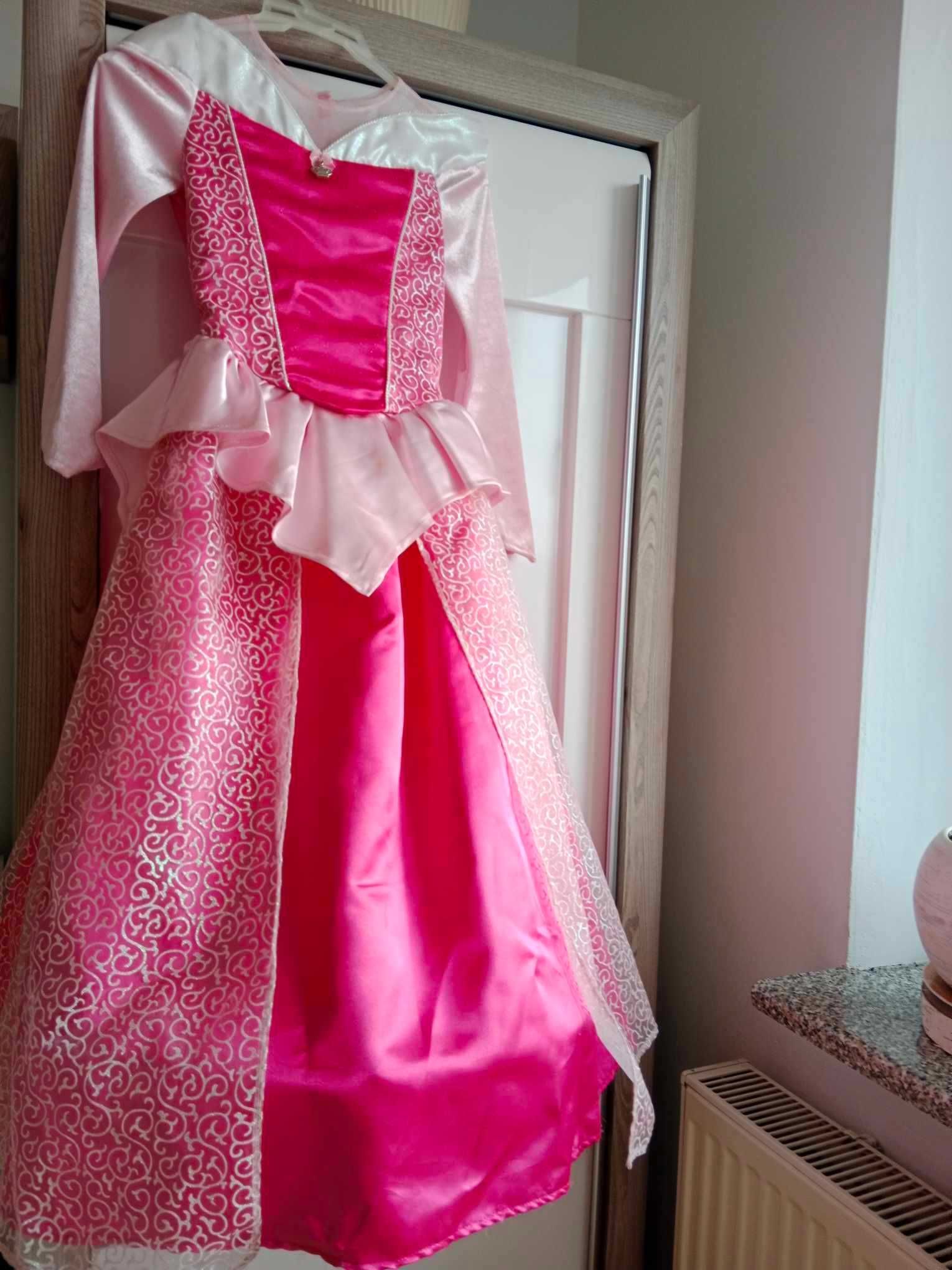 2 PIĘKNE SUKNIE BALOWE (4 lat, 8 lat)  karnawałowe, na uroczystości