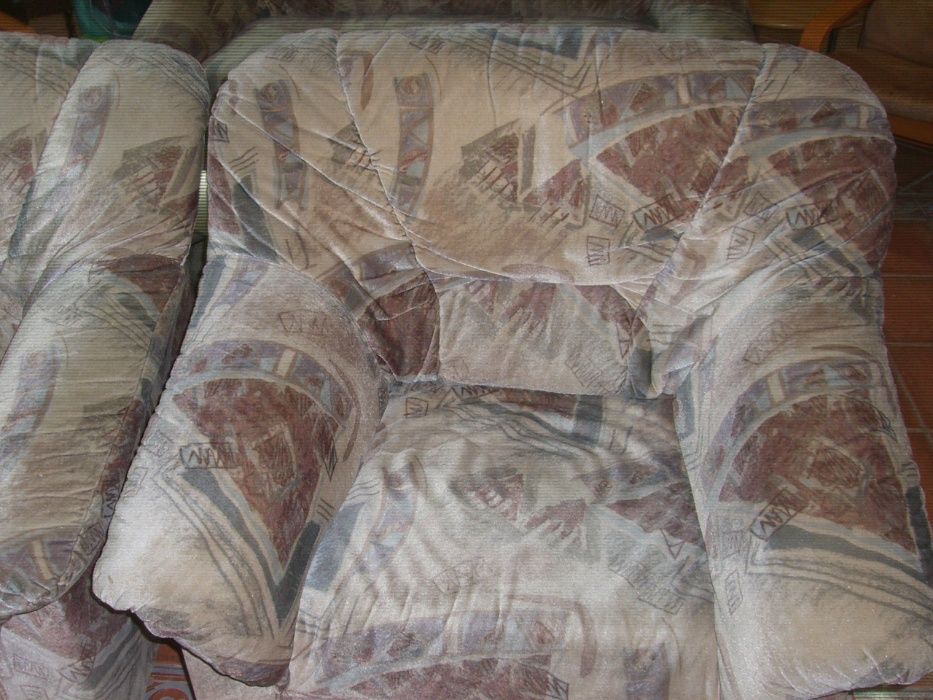Vendo sofá cama, e 2 sofás individuais