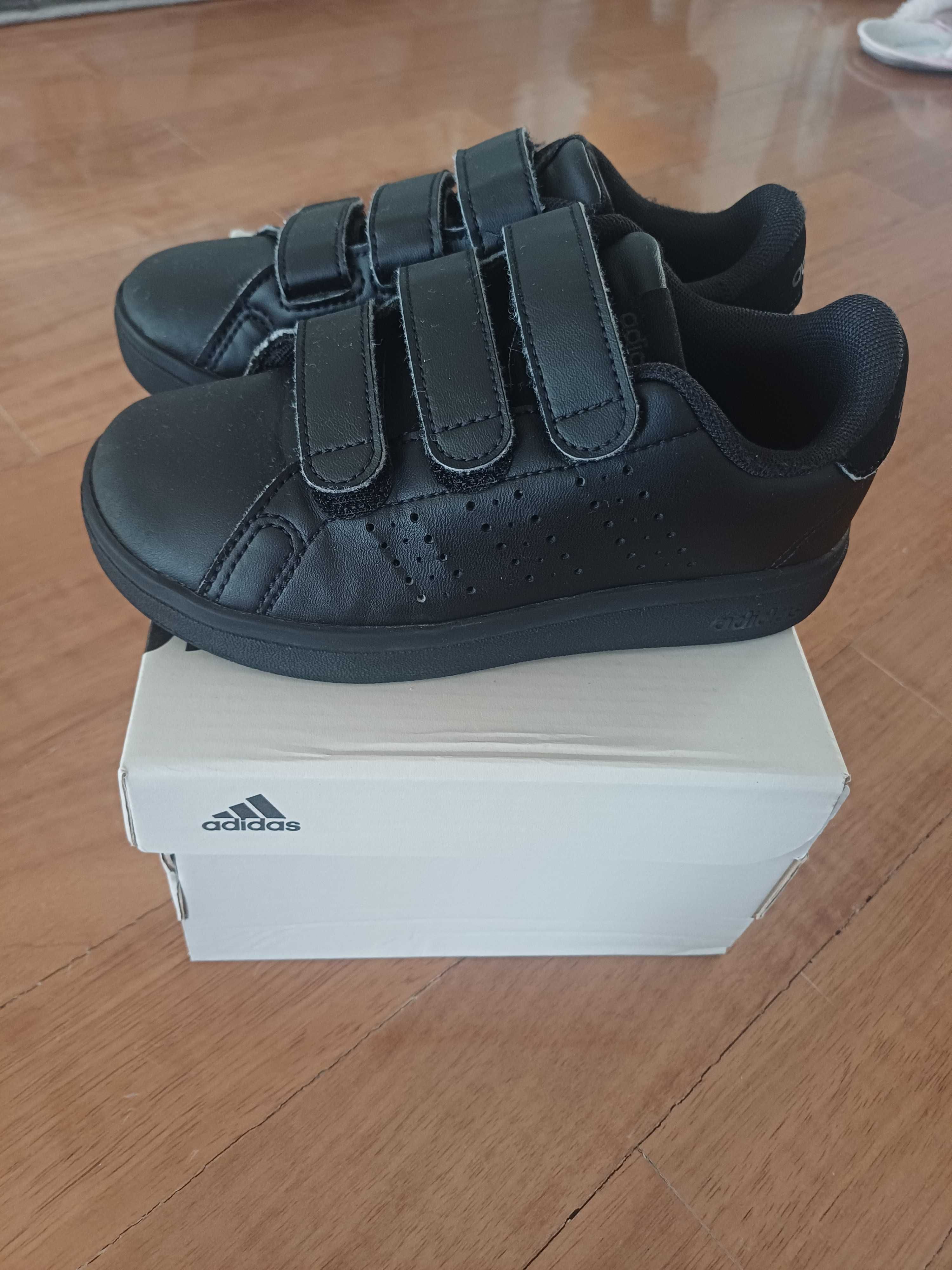 Sapatilhas Adidas n°28
