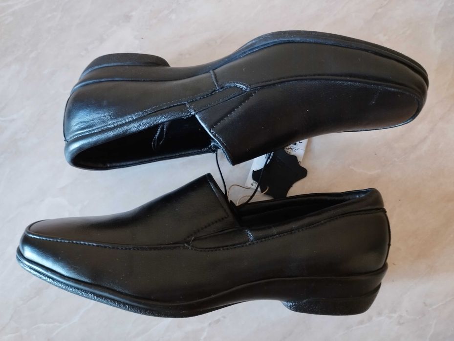 Кожаные женские туфли новые /Шкіряні жіночі туфлі нові р.40 (26 см)