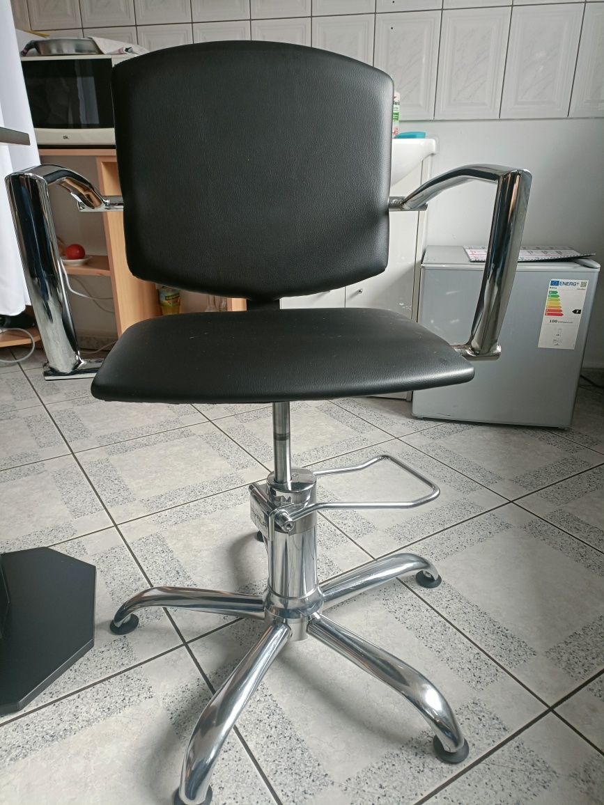 Fotel fryzjerski
