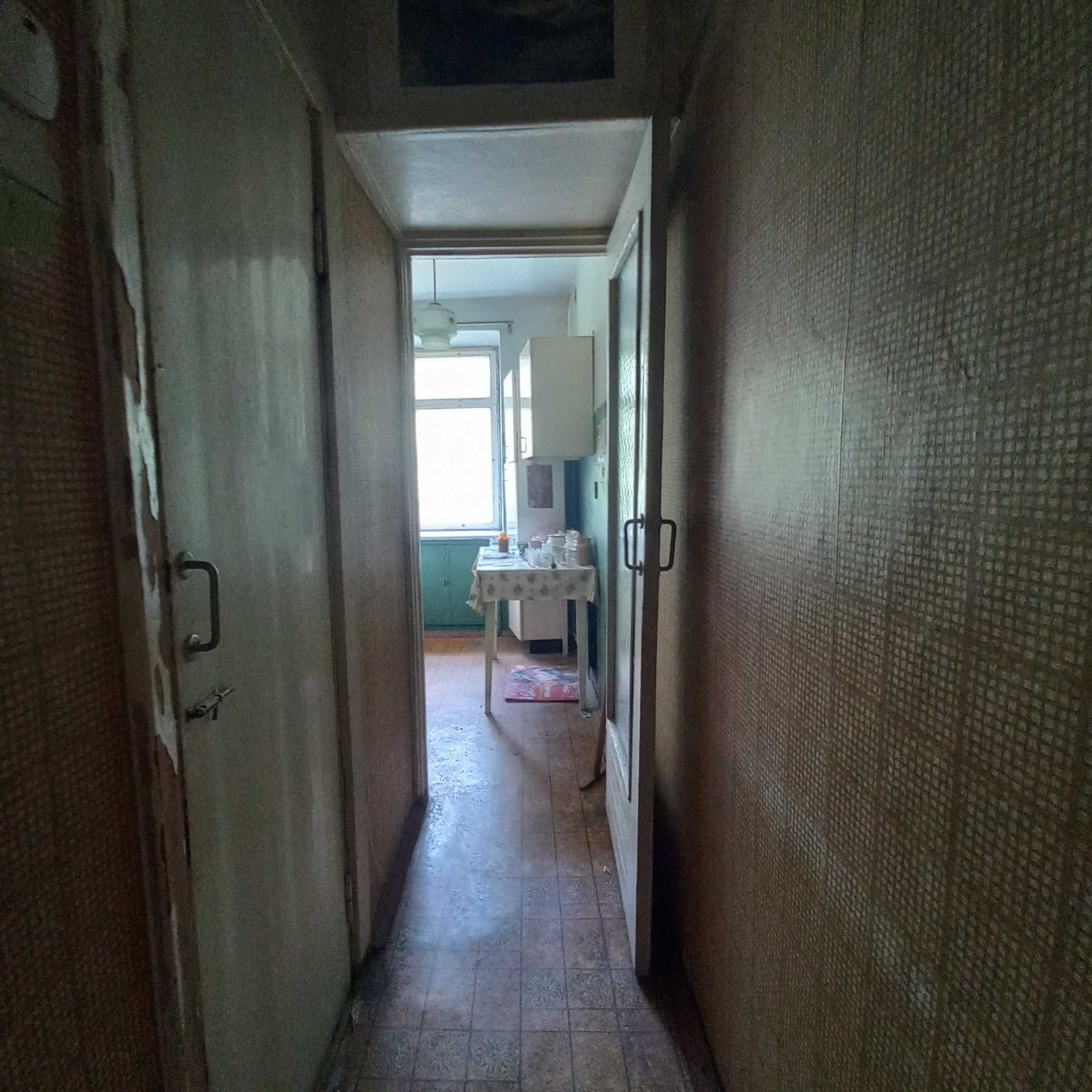 Продам 1 кімнатну квартиру в Гарному місці!